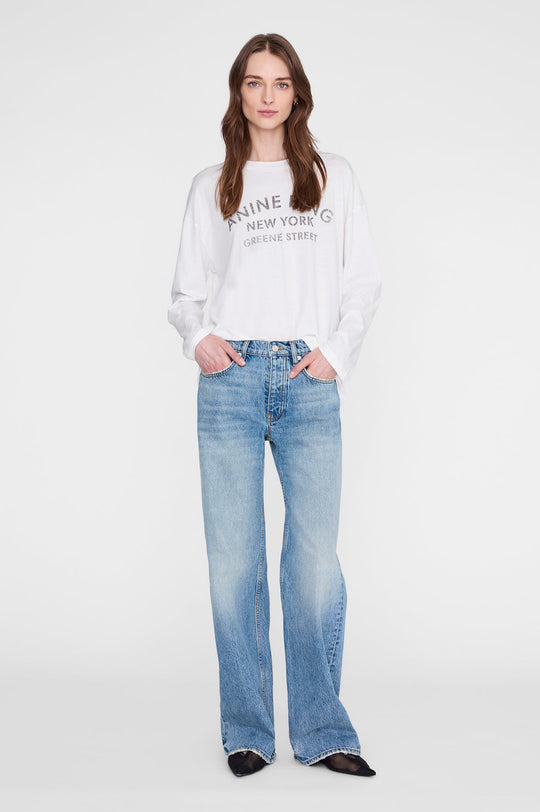 Anine Bing Ivan Long Sleeve New York Stencil i ivory med grafisk print.