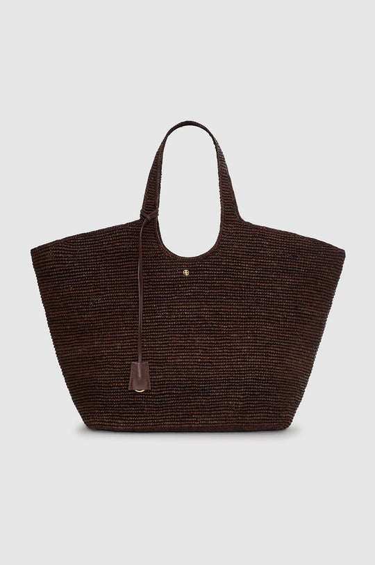Anine Bing Lili Tote Raphia i dark brown håndflettet i raffia.