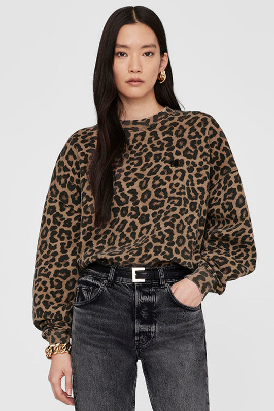 Anine Bing Miles Sweatshirt – oversized sweatshirt i 100% bomuldsfleece med leopardprint i sort og brun. Crewneck og børstet inderside. 