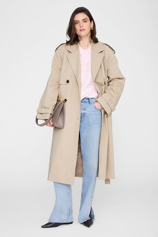 Anine Bing Spencer Sweatshirt i powder pink – cropped og boxy sweatshirt i bomulds French terry med tekstureret ANINE BING-logo på brystet.
