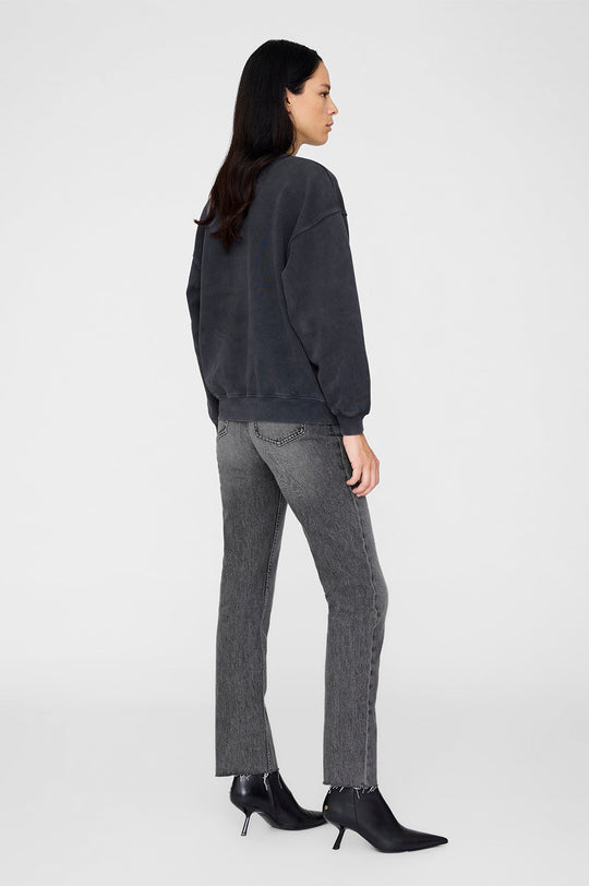 Anine Bing Spencer Sweatshirt Leopard – Washed Black sweatshirt med leopardprint og boxy cropped fit i 100% bomuld.
