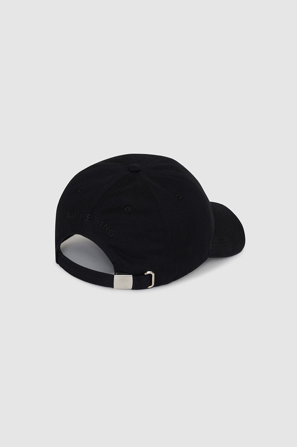Anine Bing Jeremy Baseball Cap – klassisk sort baseball cap med diskret monogram og justerbar pasform.
