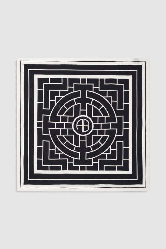 Anine Bing York Scarf AB silketørklæde med monogramprint.