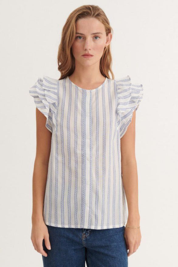 Basic Apparel Ada Shirt – stribet skjorte i True Navy / Whisper White med korte ærmer og knaplukning.

