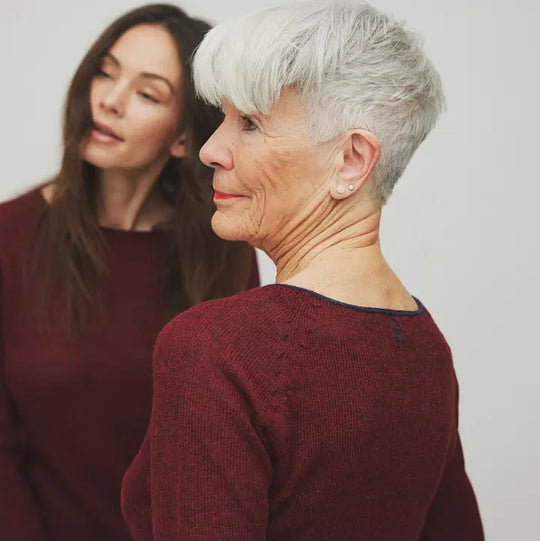 Gorridsen's Afrodite Peru Sweater: Klassisk Komfort i 100% Baby Alpaca Uld i farven 'Winter red'