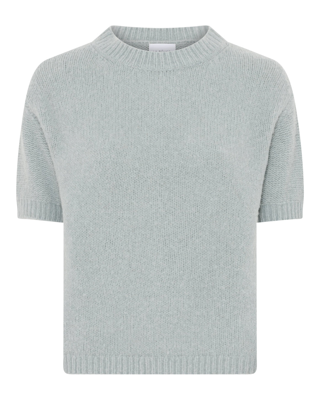 La Rouge Alpa S/S Knit i faded green – kortærmet strik med rund hals, firkantet pasform og blød alpaka- og uldblanding.
