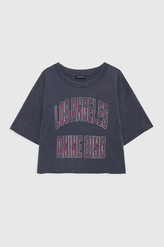 ANINE BING Johnny Cropped Tee i washed black, cropped T-shirt i bomuldsjersey med "Los Angeles Anine Bing" grafik.