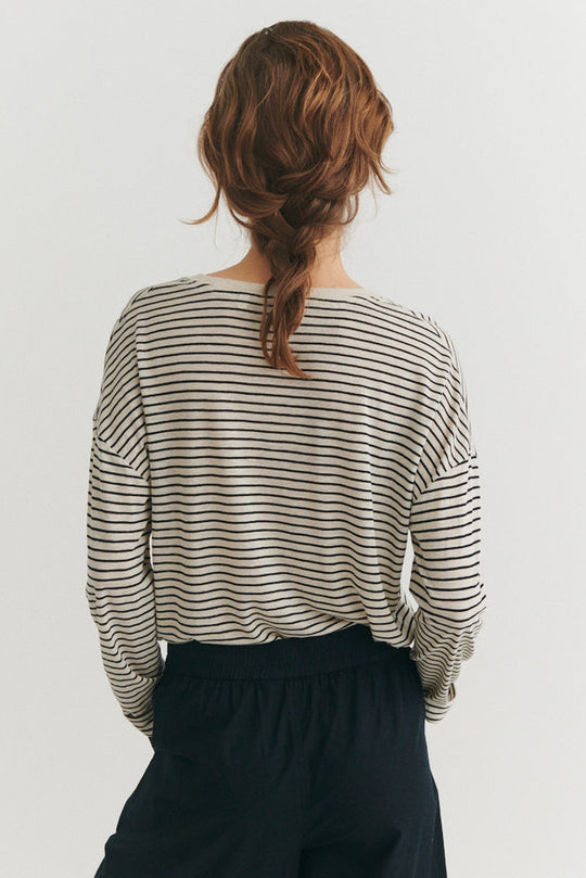 Basic Apparel Ashly LS Tee birch black – langærmet T-shirt med rund hals og løs pasform.