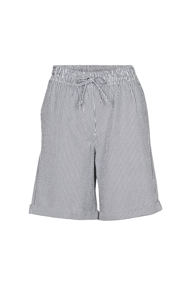 Basic Apparel Asta Shorts i økologisk bomuld med blå-hvide striber, elastik i taljen, bindebånd og knælængde. Regular fit og bæredygtigt design. 
