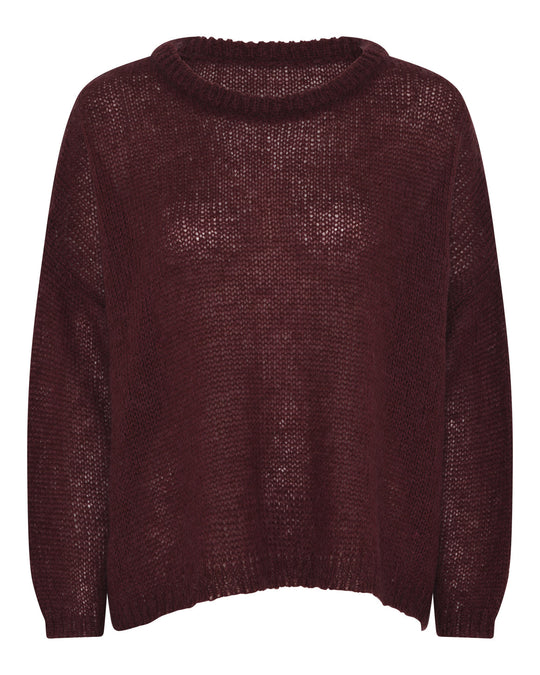 La Rouge Asta Knit i wine – let, afrundet helårsstrik i mohair/uld-blanding med løs pasform og feminint udtryk.
