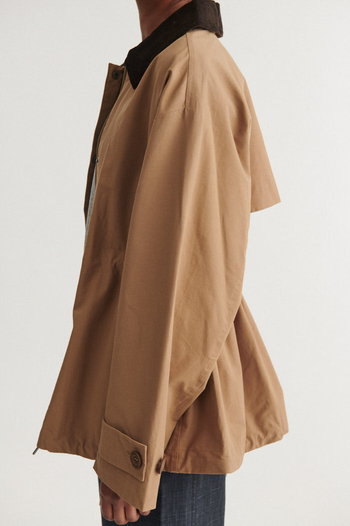 Basic Apparel Lin Jacket sepia tint – oversized jakke med fløjlskrave og justerbar snøre.