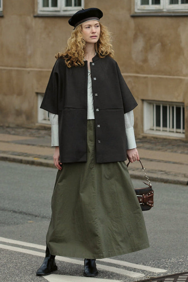 La Rouge Baggy Skirt i army green i A-form.