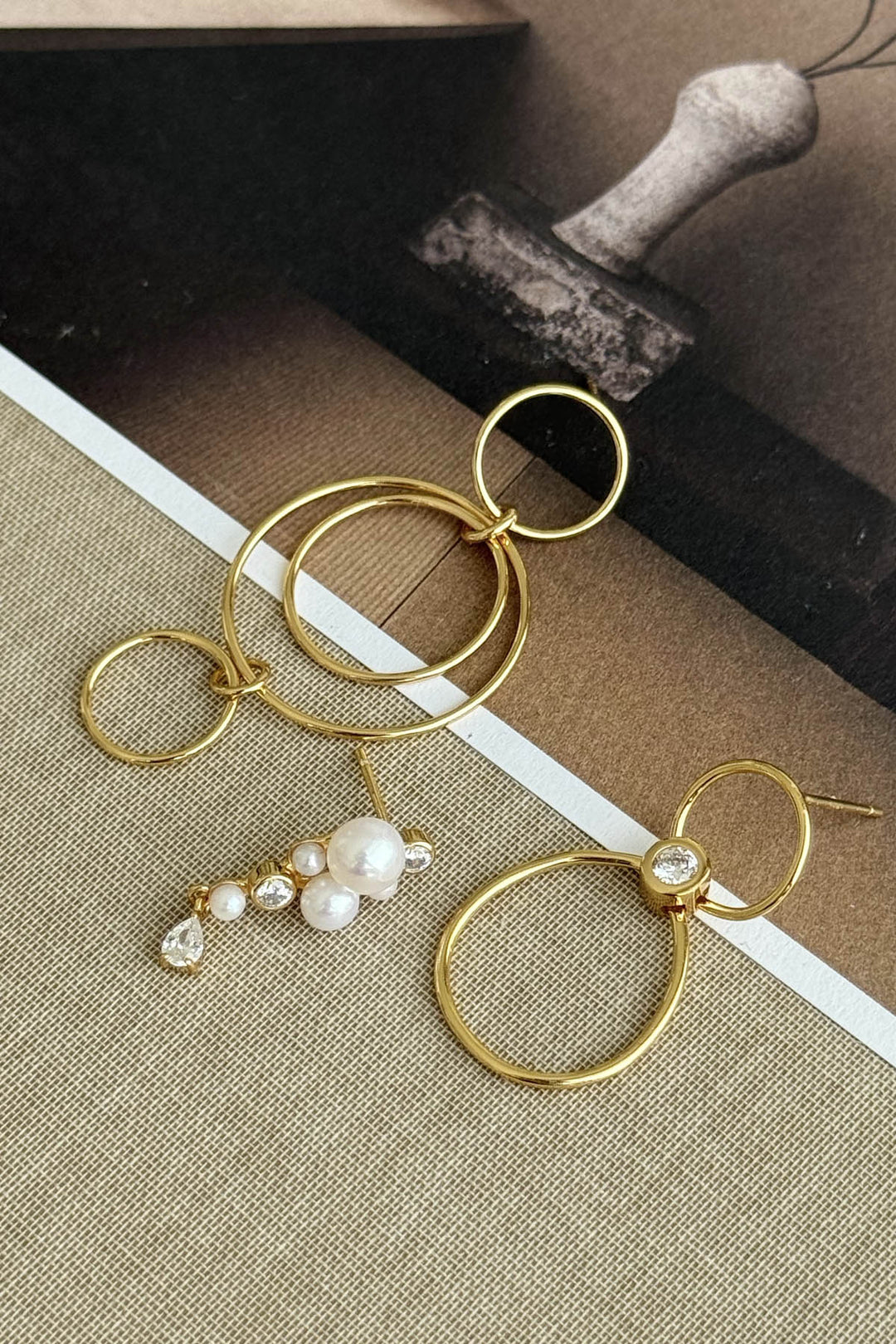 Alura Eclipse Earstud 41 – ørestik i 18K guldbelagt 925 sterlingsølv med funklende zirkonia.