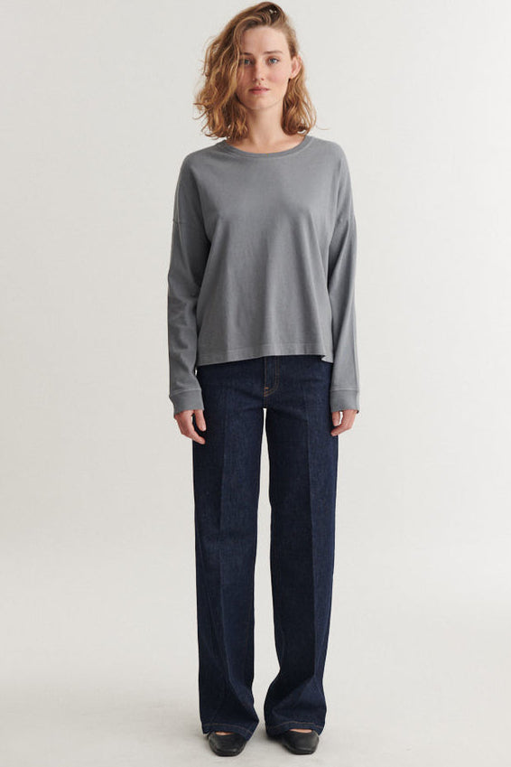 Basic Apparel Boni LS T-shirt poppy seed – langærmet tee i økologisk bomuld med løs pasform.