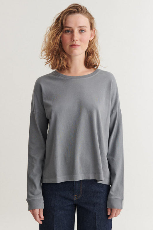 Basic Apparel Boni LS T-shirt poppy seed – langærmet tee i økologisk bomuld med løs pasform.