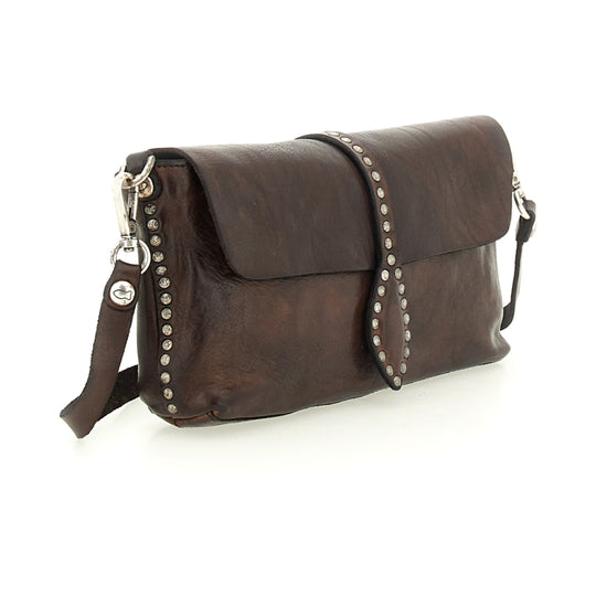 Campomaggi Artemisia crossbody taske i moro læder med nitter og justerbar rem.