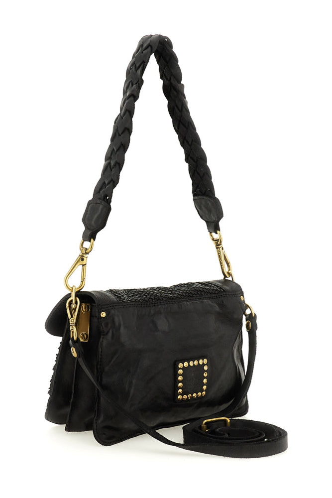 Campomaggi Agnese Small crossbody taske i sort flettet læder med justerbar rem.