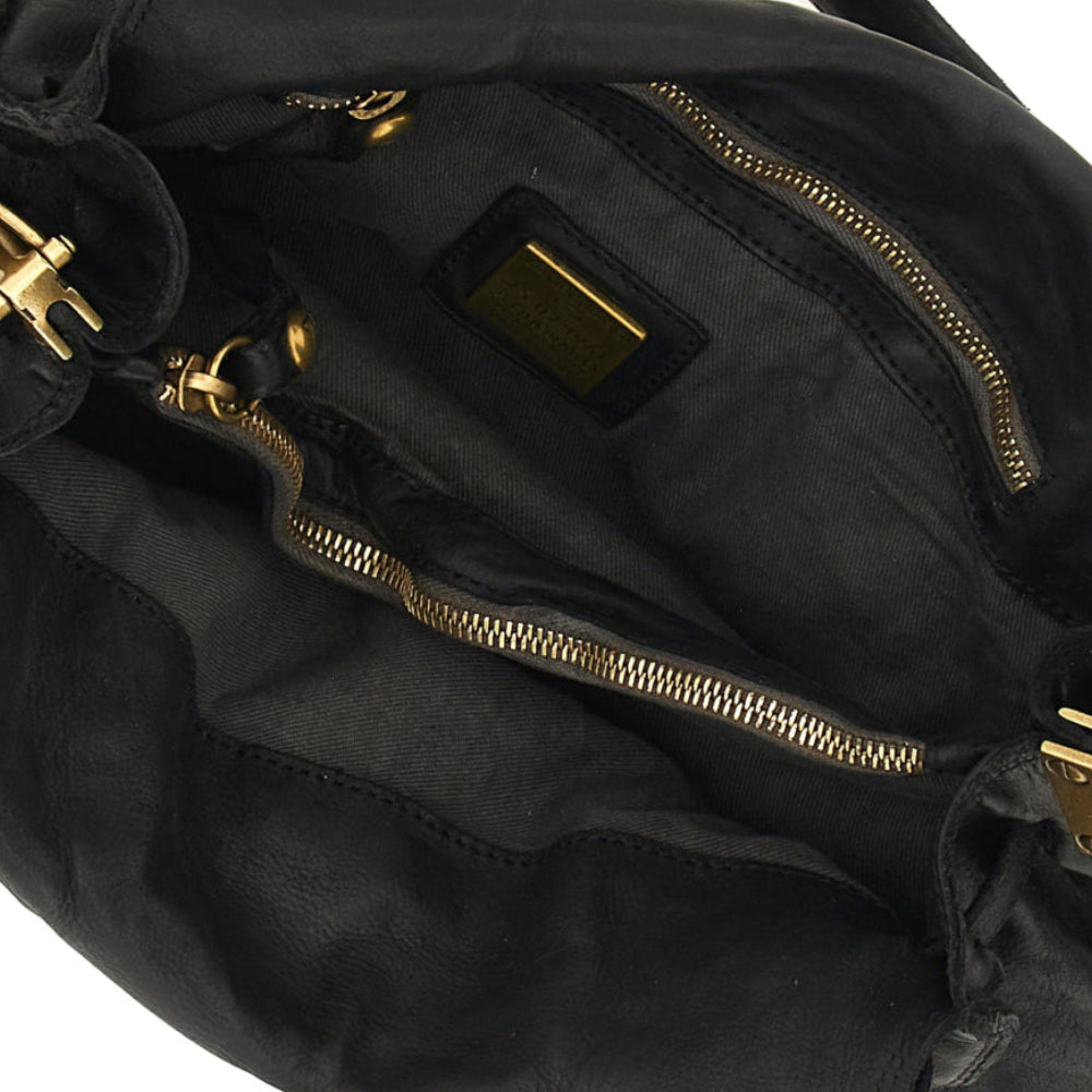 Campomaggi Ada M Shoulder Bag i sort læder.