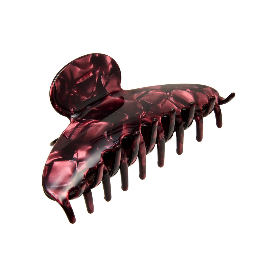 Pico Grande Carver Claw i berry MOP – stor hårklemme i acetat med perlemorslook til fulde håropsætninger.
