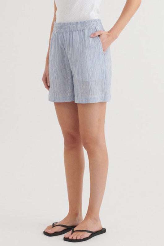 Basic Apparel Carol shorts riviera – lette shorts i økologisk bomuld med elastik.