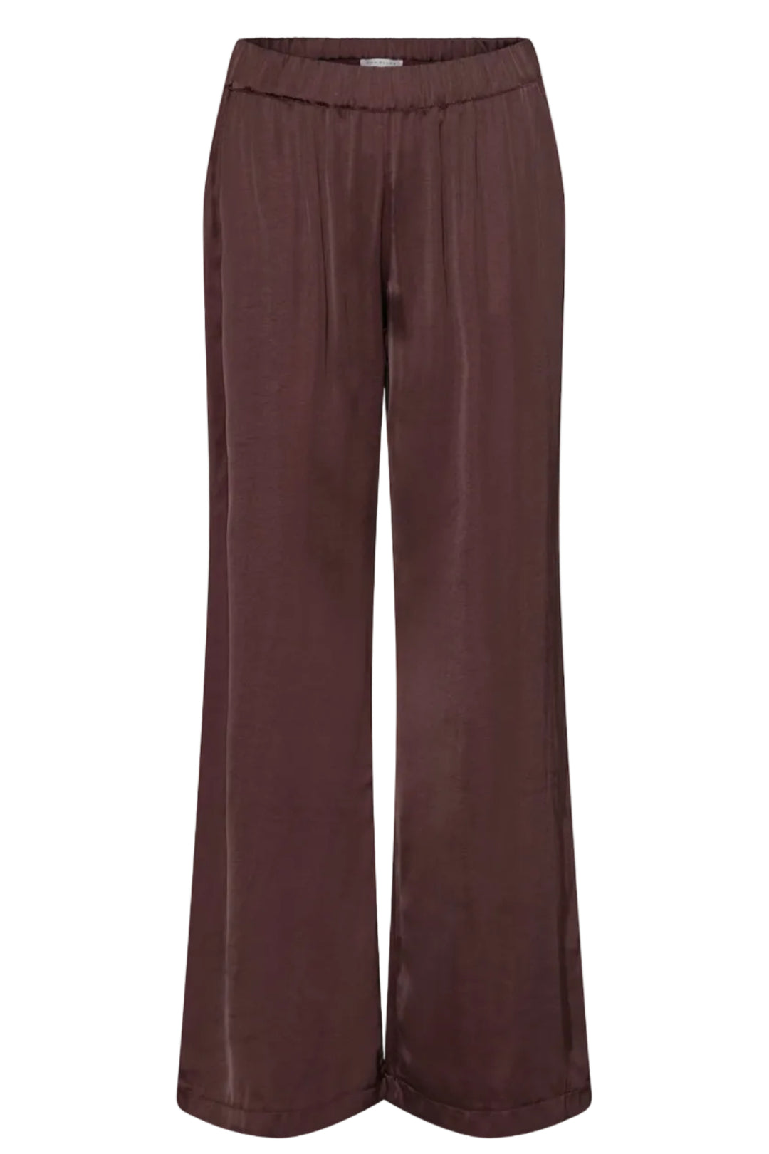 Continue Roberta Satin bukser i bordeaux med vide ben, elastik i taljen, skrålommer og satinfinish.
