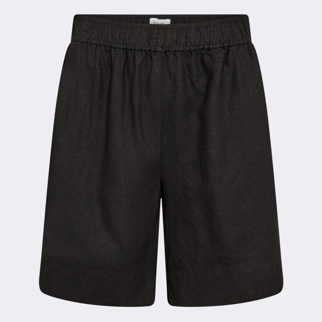 Leveté Room Naja 29 shorts i sort med elastisk talje.