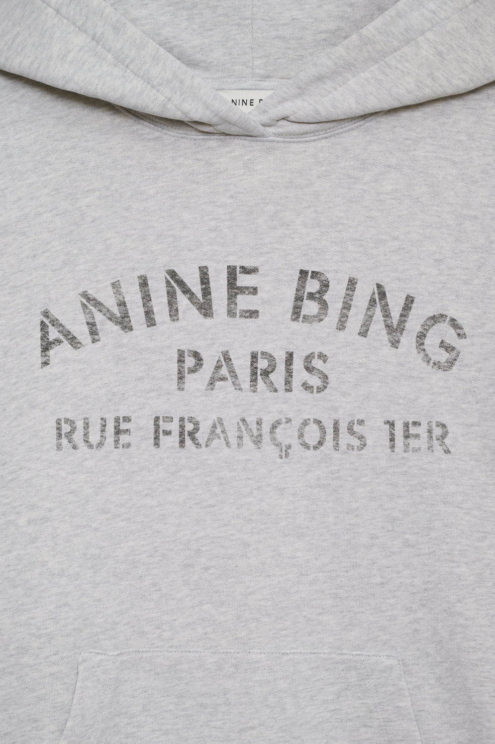 Anine Bing Harvey Sweatshirt Paris Stencil i heather grey med tonalt ANINE BING-logo.
