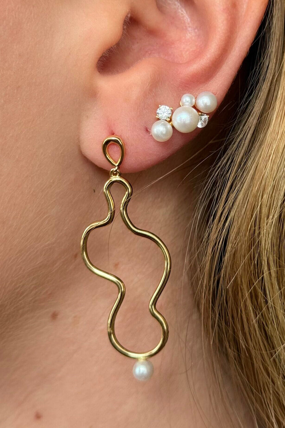 Alura Eclipse Earstud 38 – ørestik i 18K guldbelagt 925 sterlingsølv med funklende zirkonia.