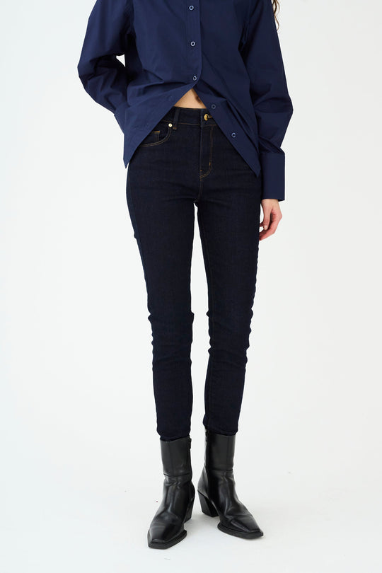 IVY-Alexa Cropped Jeans i Wash Rinse Vicky denim med skinny fit og mellemhøj talje.