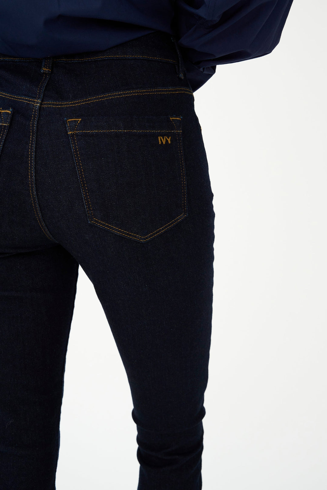 IVY-Alexa Cropped Jeans i Wash Rinse Vicky denim med skinny fit og mellemhøj talje.