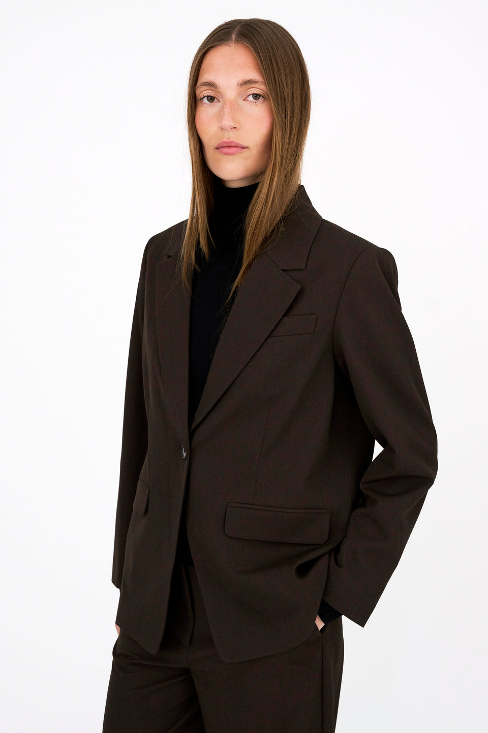 IVY Copenhagen Andrea Essential Blazer i espresso brown.