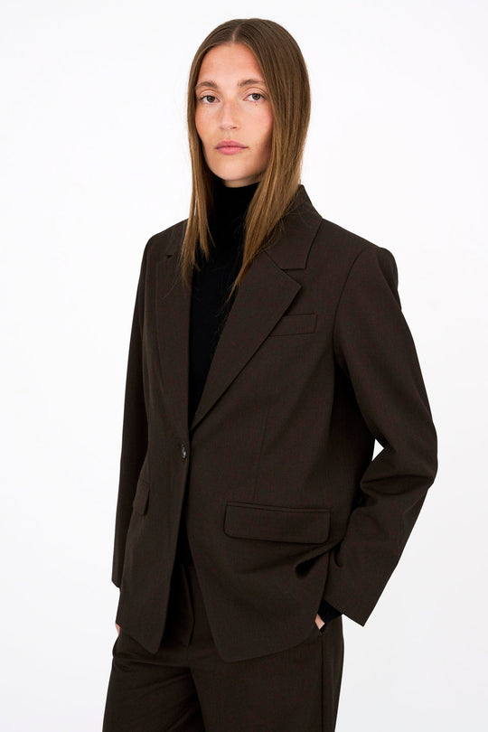 IVY Copenhagen Andrea Essential Blazer i espresso brown.