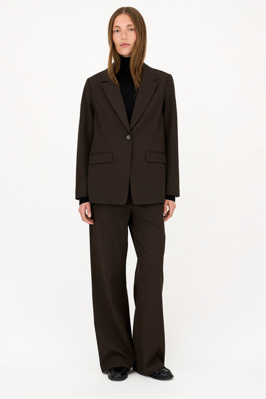 IVY Copenhagen Andrea Essential Blazer i espresso brown.