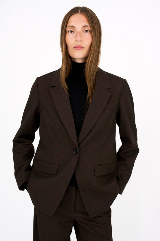 IVY Copenhagen Andrea Essential Blazer i espresso brown.