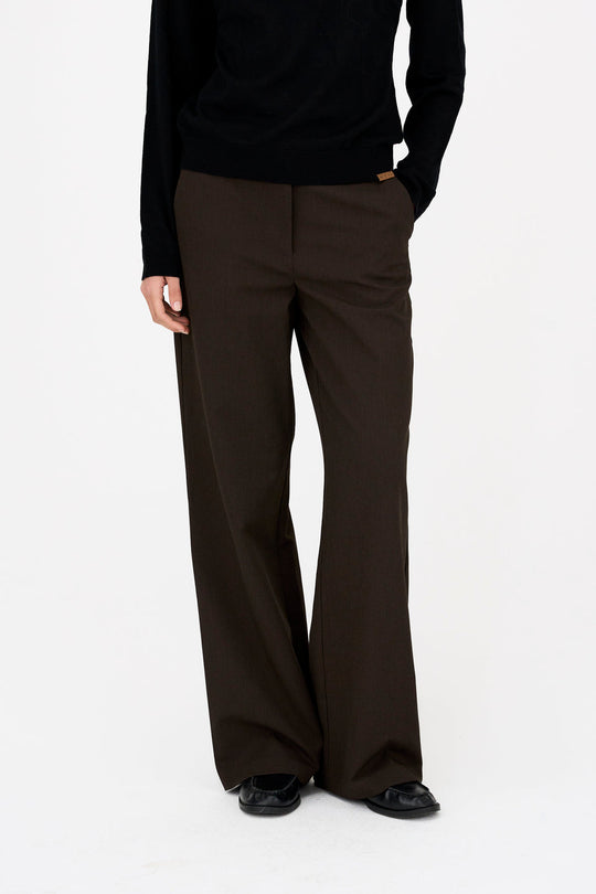 IVY Copenhagen Andrea Wide Pant i espresso brown med vide ben.