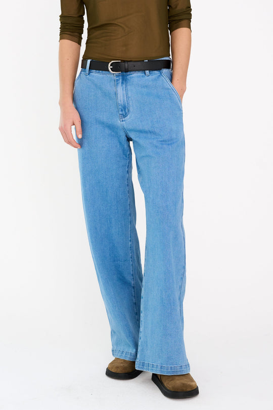 IVY Copenhagen Augusta French Jeans i wash garda – højtaljede jeans med brede lige ben og franske lommer.