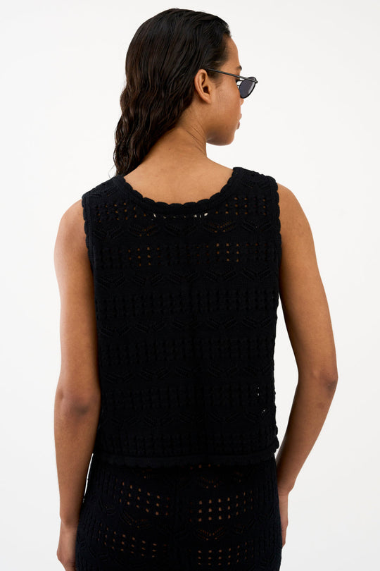 IVY Copenhagen Breeze Crochet tanktop i SORT med V-udskæring.