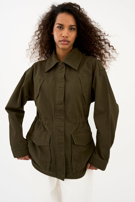 IVY Copenhagen Brooke festival jakke i olive med store lommer og relaxed fit.