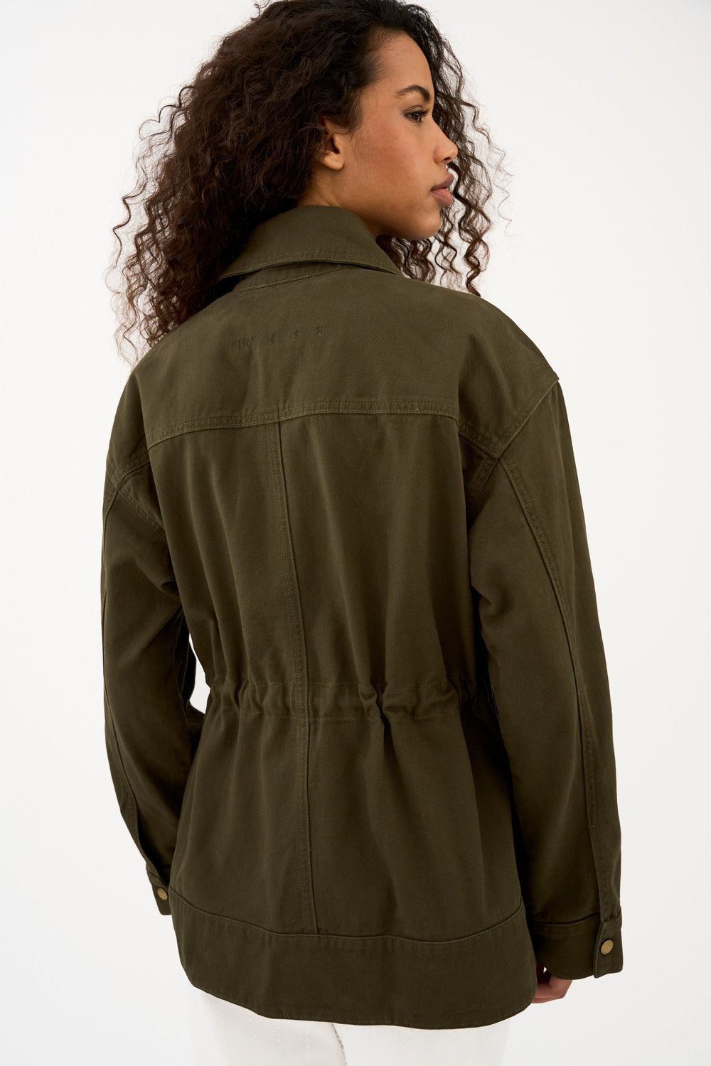 IVY Copenhagen Brooke festival jakke i olive med store lommer og relaxed fit.