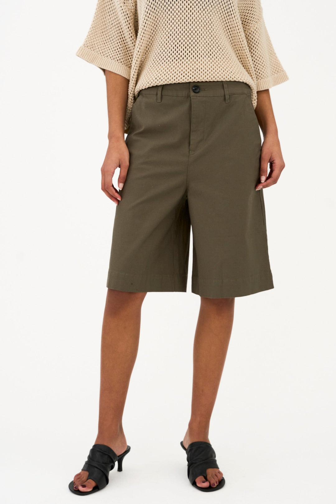 IVY Copenhagen Katee barrel bukser i olive med høj talje og buet benform.