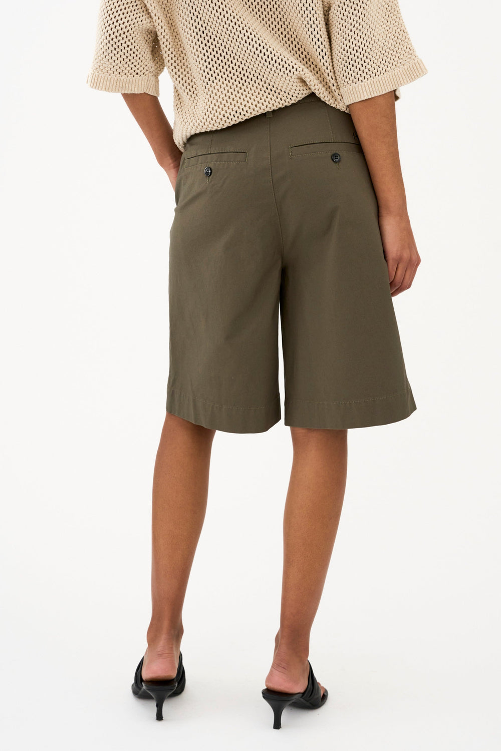 IVY Copenhagen Katee barrel bukser i olive med høj talje og buet benform.