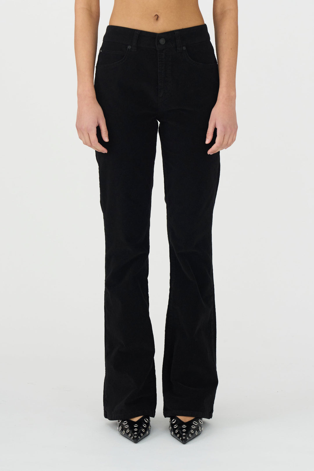 IVY-Tara Flare Jeans i sort babyfløjl med midt-talje, skinny fit og flare-ben.

