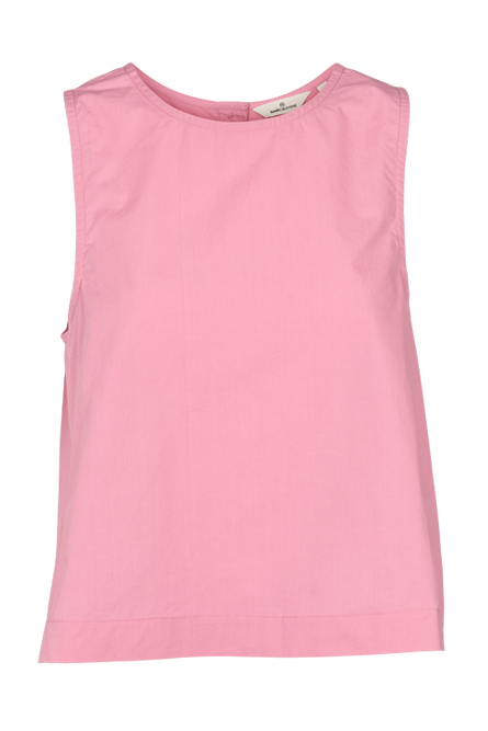 Basic Apparel Ida Top – let top med rund hals og knaplukning på ryggen.