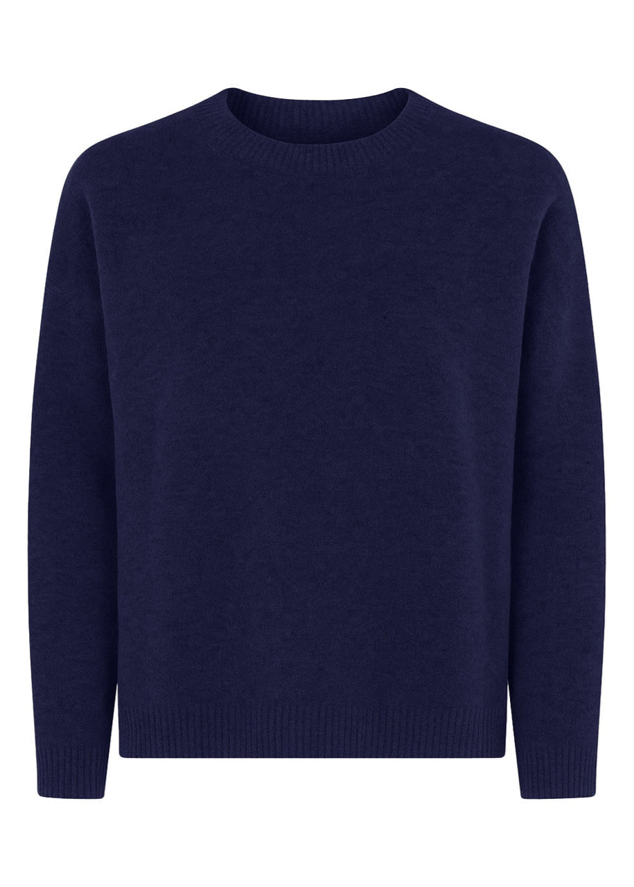 La Rouge Isabella Roundneck Sweater i navy med rund hals, ribkanter ved hals, ærmer og bund – klassisk og komfortabel til hverdag.
