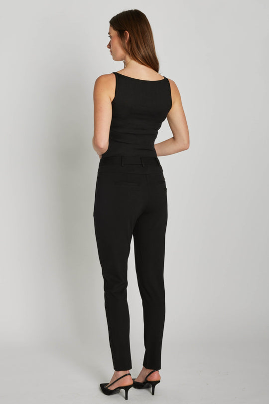 New Feast Pants fra PBO – klassiske bukser med vide ben, praktiske sidelommer og bæltestropper. 