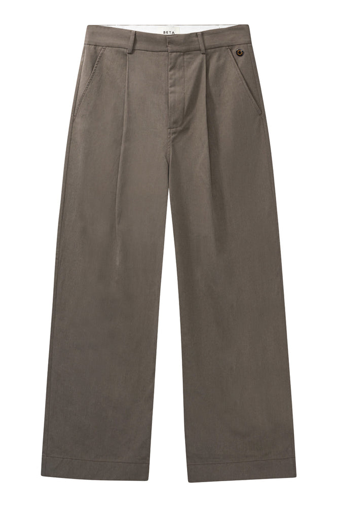 Beta Studios Klara Pants – Herre-inspirerede Bukser i Bomuld og Tencel