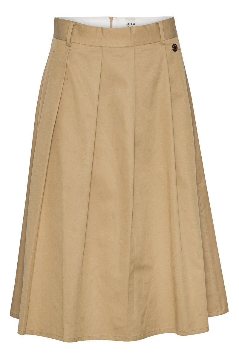 Beta Studios Kornelia Skirt i safari – midi A-formet nederdel med læg og lynlås bagpå.