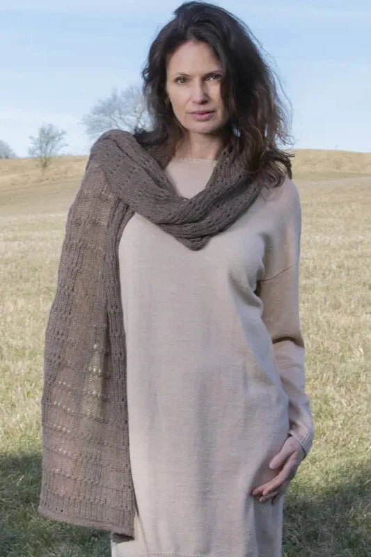 Gorridsen Kraka Tørklæde i 100% Baby Alpaca – Dark Camel