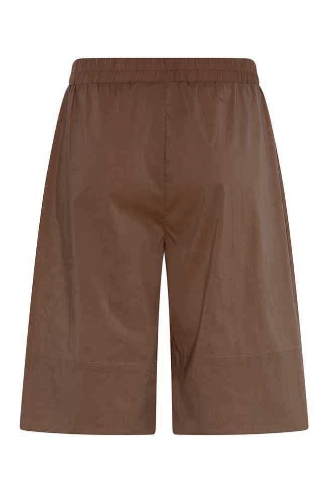 La Rouge Vilma bermuda shorts i mørk brun med vid pasform og elastisk talje.