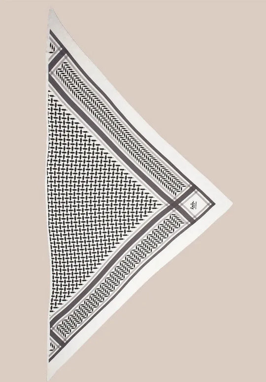 Tørklæde | LALA BERLIN Triangle Trinity Classic M, off-white